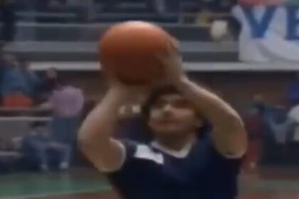El video nunca visto de Maradona en un partido de básquet a beneficio: sus deslumbrantes jugadas
