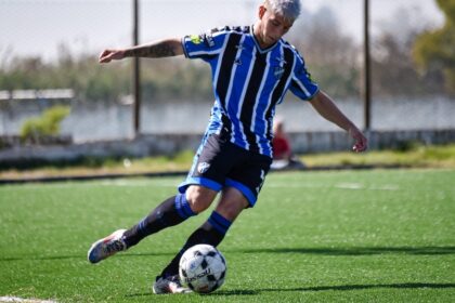 Tiene 8 hermanos, su padre es chofer de aplicación y realizó un posteo en redes para buscar club: “No pensé que sería viral”