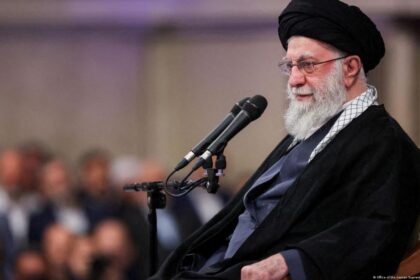 Jamenei advierte que Irán “no cederá” ante manifestaciones