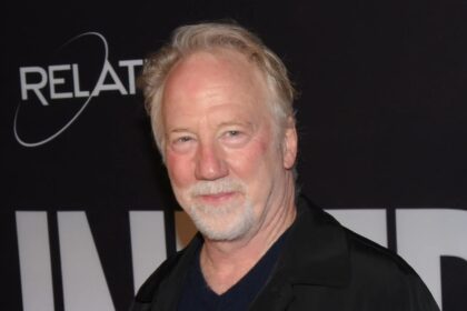 Timothy Busfield enfrenta un tercer cargo de abuso infantil luego de que la policía allanó su casa en Nueva York