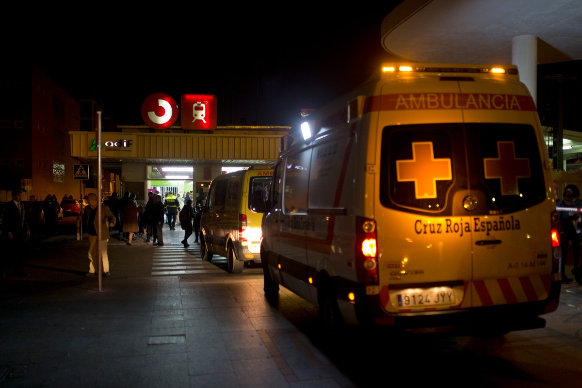 Al menos 21 muertos y 100 heridos tras colisión de trenes de alta velocidad en España