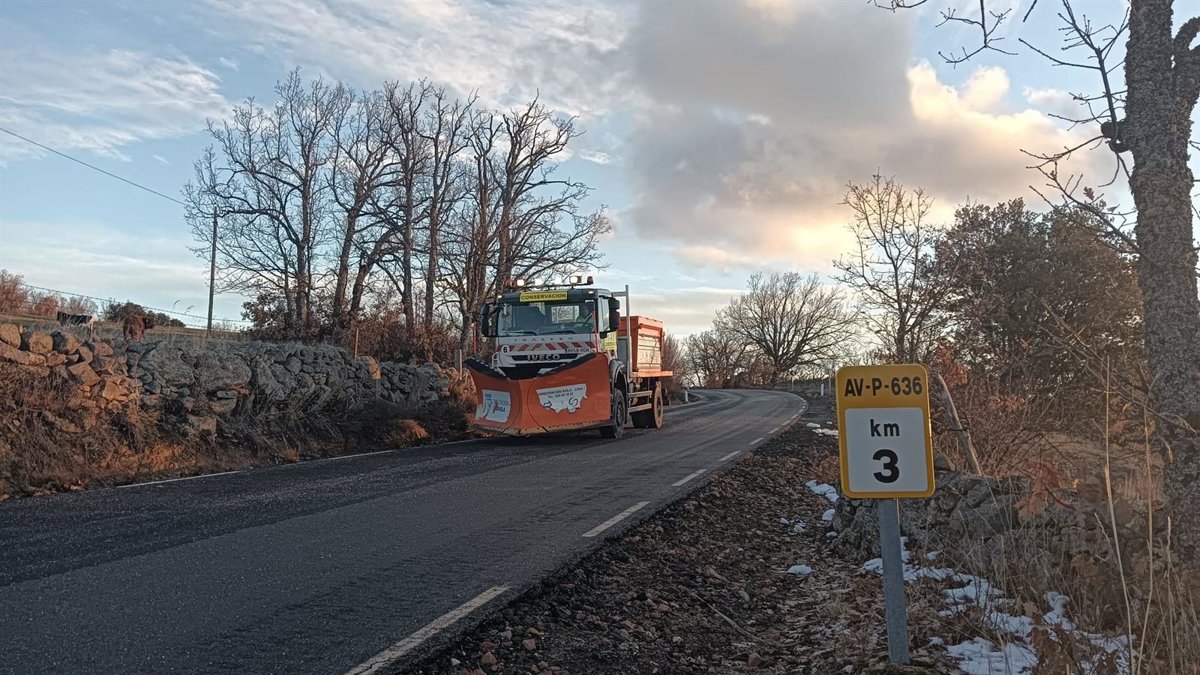 Las heladas previstas centran los trabajos del operativo invernal de la Diputación de Ávila