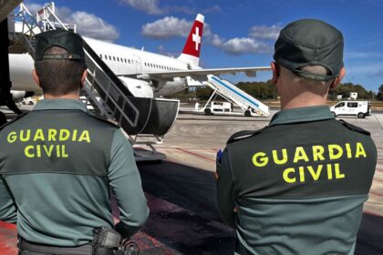 Detenida en Ibiza una mujer que intentó entrar en un avión al que le denegaron el embarque