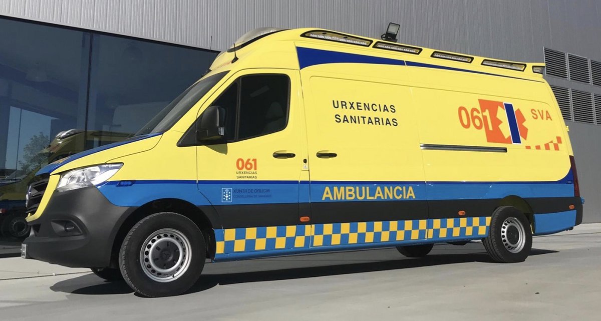 Un incendio en un coche y una colisión por alcance, registradas en un mismo punto de una carretera de Sanxenxo