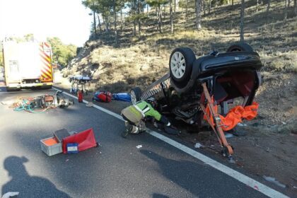 Muere una persona y otras dos resultan heridas graves un accidente de tráfico en Mora de Rubielos (Teruel)
