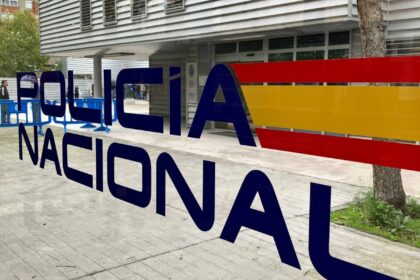Detenidos dos jóvenes en Valladolid por pintadas en trenes que costaron 3.744 euros en reparaciones