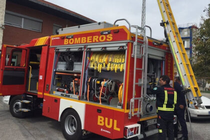 Evacuado al hospital un hombre de 77 años tras un incendio que ha calcinado un cortijo en Almegíjar (Granada)