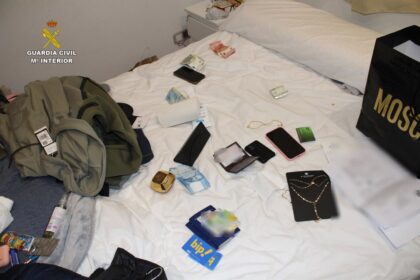 Detenidas 7 personas por hurtar 7.000 euros en productos de alta gama en un centro comercial de Cartagena