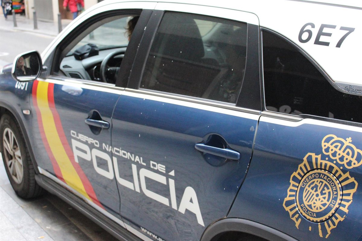 Investigan el hallazgo de un cadáver en un hueco de un cuarto de contadores en Benalmádena (Málaga)