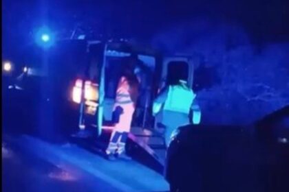 La Guardia Civil auxilia a los ocupantes de una ambulancia que se averió con dos pacientes dentro en Zamora