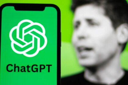 Sam Altman lo tiene claro: "El 'AI washing' es real, las empresas despiden gente y echan la culpa a la IA sin tenerla"