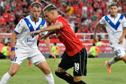 En un duelo vibrante, Independiente se enfrenta con Vélez en Avellaneda