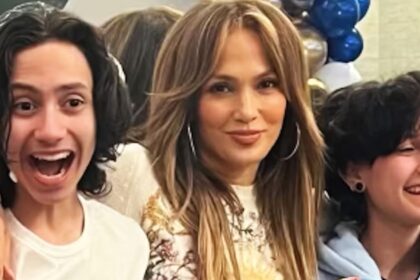 Así celebró Jennifer Lopez el cumpleaños número 18 de sus hijos Emme y Max: “¡Siempre hemos sido los tres!”