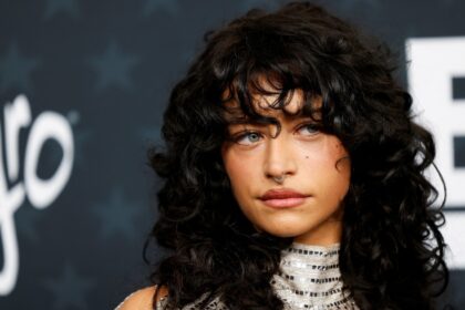 Quién es Odessa A’zion, la actriz que pasó de audicionar para “Euphoria” a brillar junto a Timothée Chalamet en “Marty Supreme”