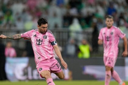 Con Lionel Messi, el campeón Inter Miami comenzó la temporada de la MLS con una caída en Los Angeles