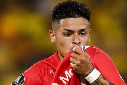 Con diez jugadores, Argentinos Juniors venció 1-0 a Barcelona SC en Ecuador por la Fase II de la Copa Libertadores