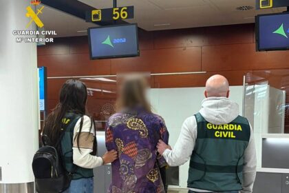 Dos detenidos por falsificar unas 80 recetas que entregaron en 60 farmacias de Cantabria y otras comunidades