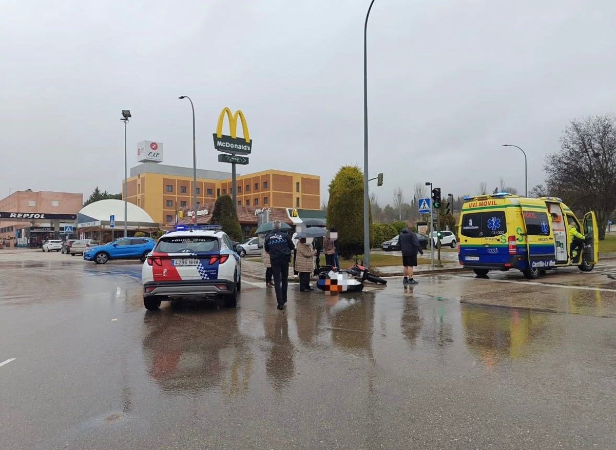 Trasladado un motorista al Hospital Universitario de Cuenca tras un choque con un turismo