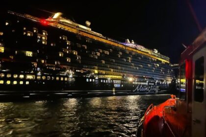 Salvamento Marítimo evacua a tierra a un tripulante enfermo de un crucero que acababa de salir de Tenerife