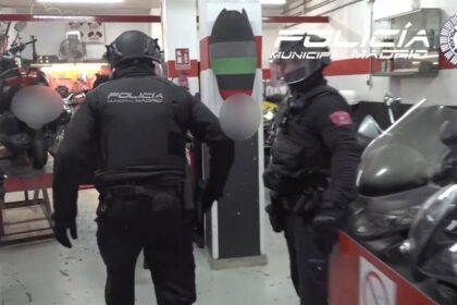 Desmantelan un taller en Vicálvaro dedicado al tráfico de coches robados