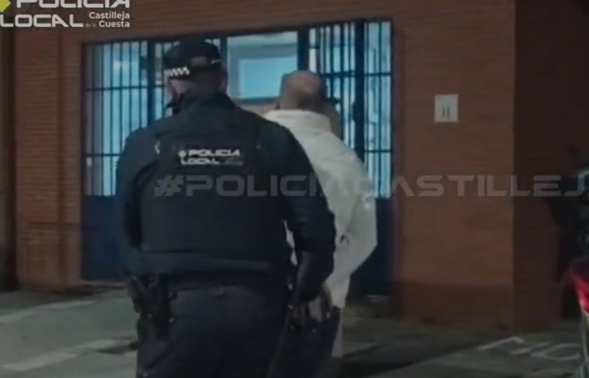 Detenido en Castilleja (Sevilla) tras increpar a varias personas y huir ebrio en una persecución policial