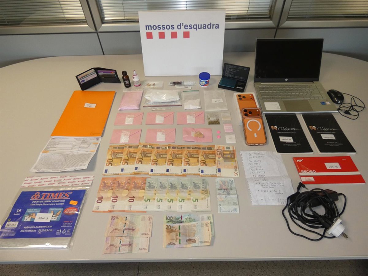 Detenido en L'Hospitalet (Barcelona) por enviar al extranjero droga en paquetes de mensajería