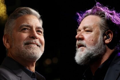 “¿Quién carajos se cree este tipo?”: la pelea entre Russell Crowe y George Clooney que terminó con un regalo musical
