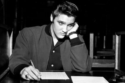 El día que Elvis Presley acudió a un accidente de auto como miembro honorario de la policía