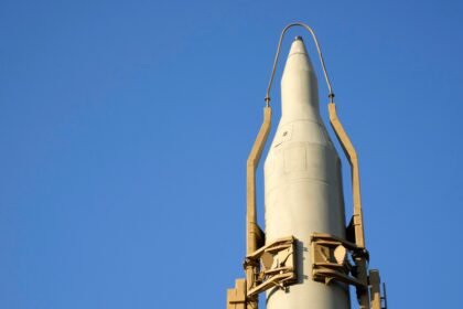 Irán afirma que utilizó por primera vez el misil Sejil en ofensiva contra Israel