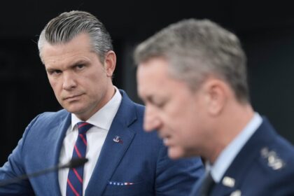La Opinión Hoy: Pete Hegseth aseguró que ya “hay un nuevo régimen” en Irán