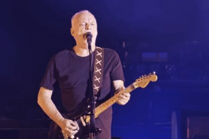La guitarra de David Gilmour de Pink Floyd alcanza un precio récord en una subasta en Nueva York