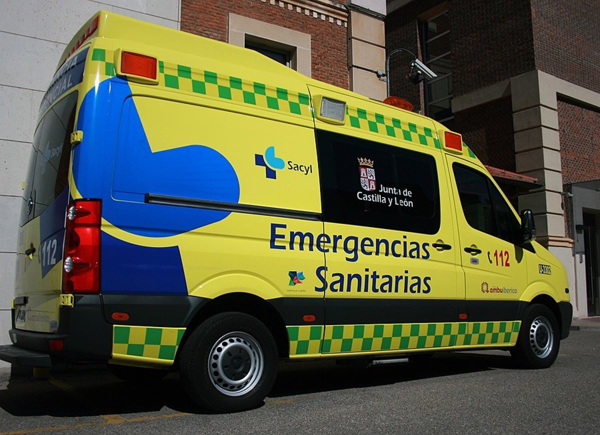 Seis heridos en una colisión entre tres turismos en Navahondilla (Ávila)