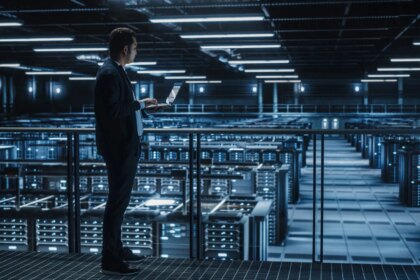 Irán declara a Apple, Microsoft, Amazon, Nvidia y otras 15 empresas de IA, "objetivos militares": es el fin de los centros de datos civiles