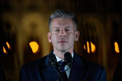 Quién es Péter Magyar, el exaliado de Viktor Orbán y que lo derrotó en las elecciones en Hungría