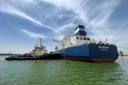 Tres buques petroleros cruzan el estrecho de Ormuz en el primer día de bloqueo ordenado por Trump