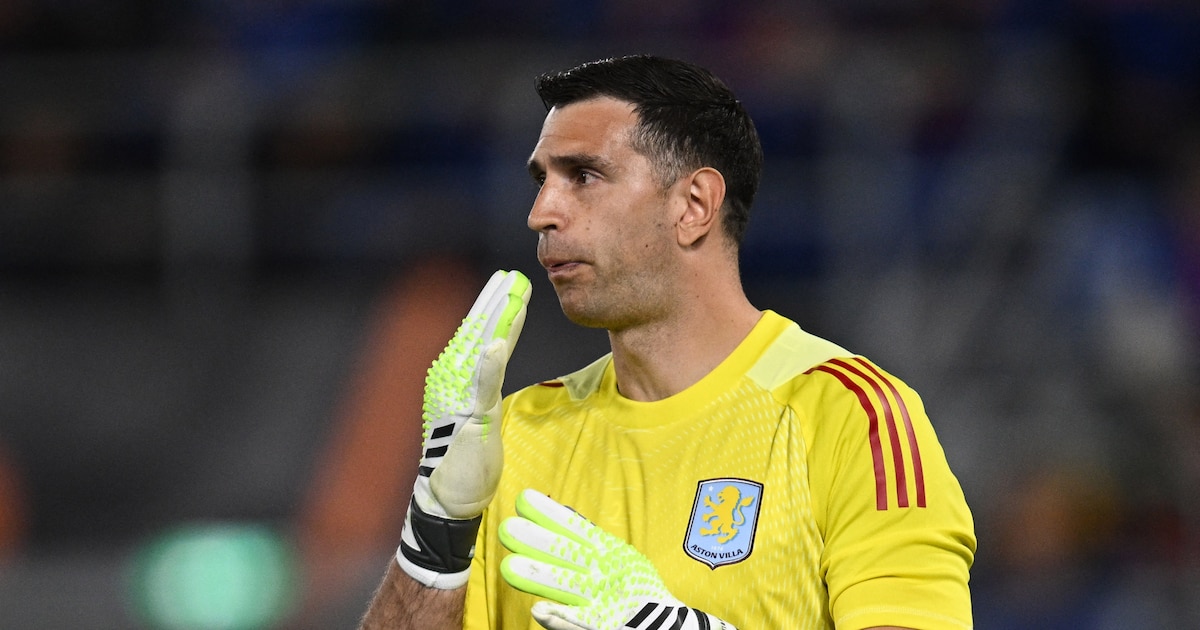Las dos atajadas espectaculares del Dibu Martínez en el triunfo del Aston Villa ante Bologna en los cuartos de la Europa League