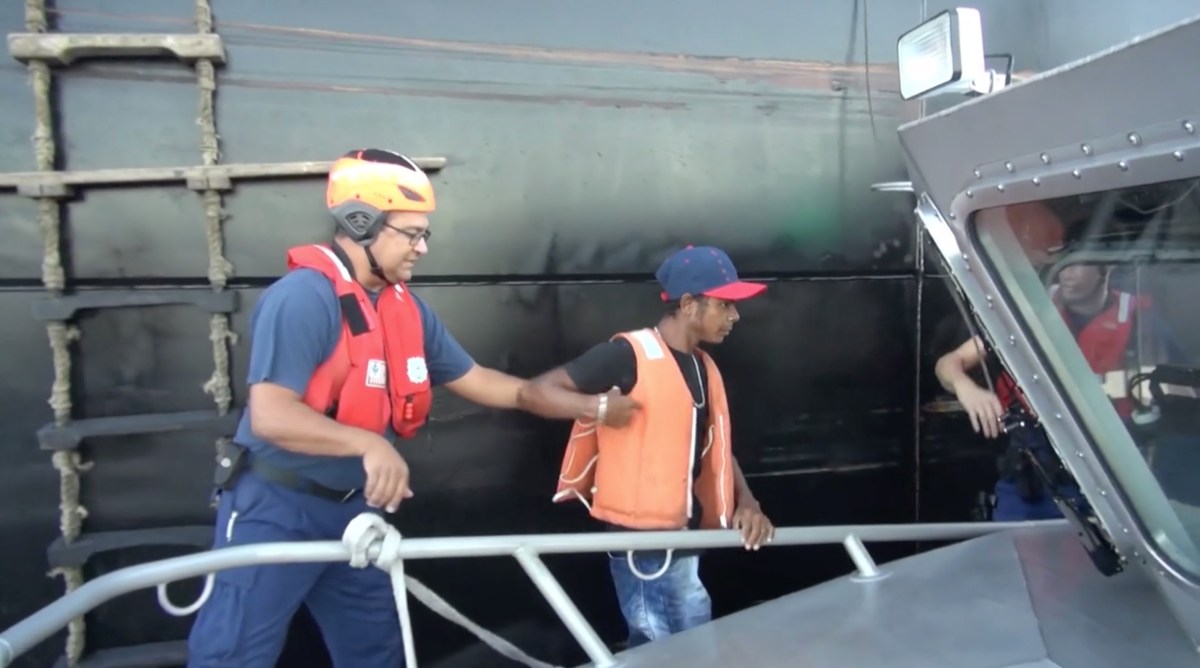 Más de 20,000 marineros atrapados en el estrecho de Ormuz: la mayor crisis desde la Segunda Guerra Mundial