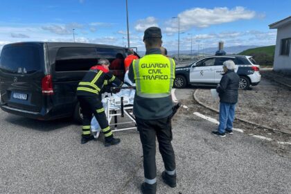 Trasladado al Hospital de Navarra un logroñés de 78 años tras sufrir un problema cardíaco en la A-12