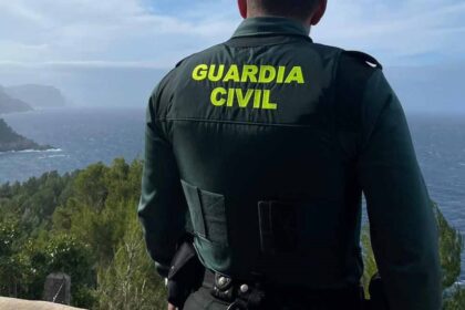 Herido un menor al caer desde varios metros de altura en un hotel de Calvià