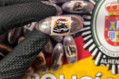 Un detenido y 20 bellotas de hachís incautadas con las que traficaban en Alhendín (Granada) junto a menores deportistas