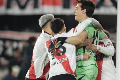 Jugadores de River celebrando un triunfo en el Estadio Monumental