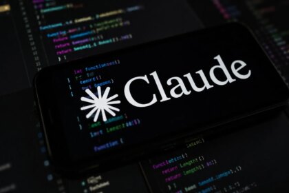 Claude, la IA de Anthropic, en un entorno de simulación.