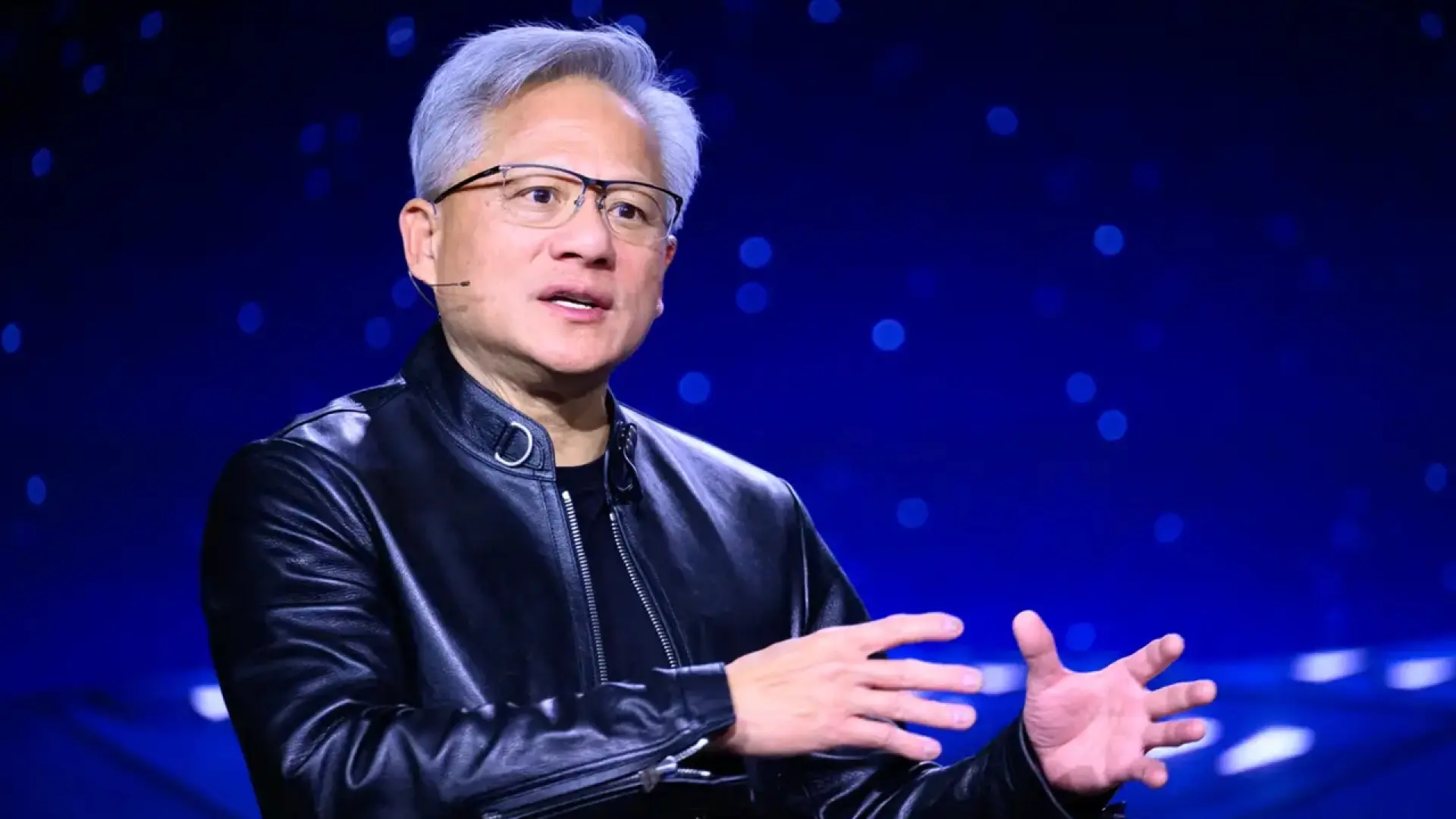 Jensen Huang, CEO de Nvidia, manda un mensaje a los jóvenes universitarios: "Corran, no caminen, hacia la IA"