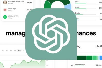 Una persona usando ChatGPT en su ordenador para gestionar sus finanzas personales