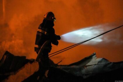 Explosión en fábrica de pirotecnia en China deja al menos 26 muertos