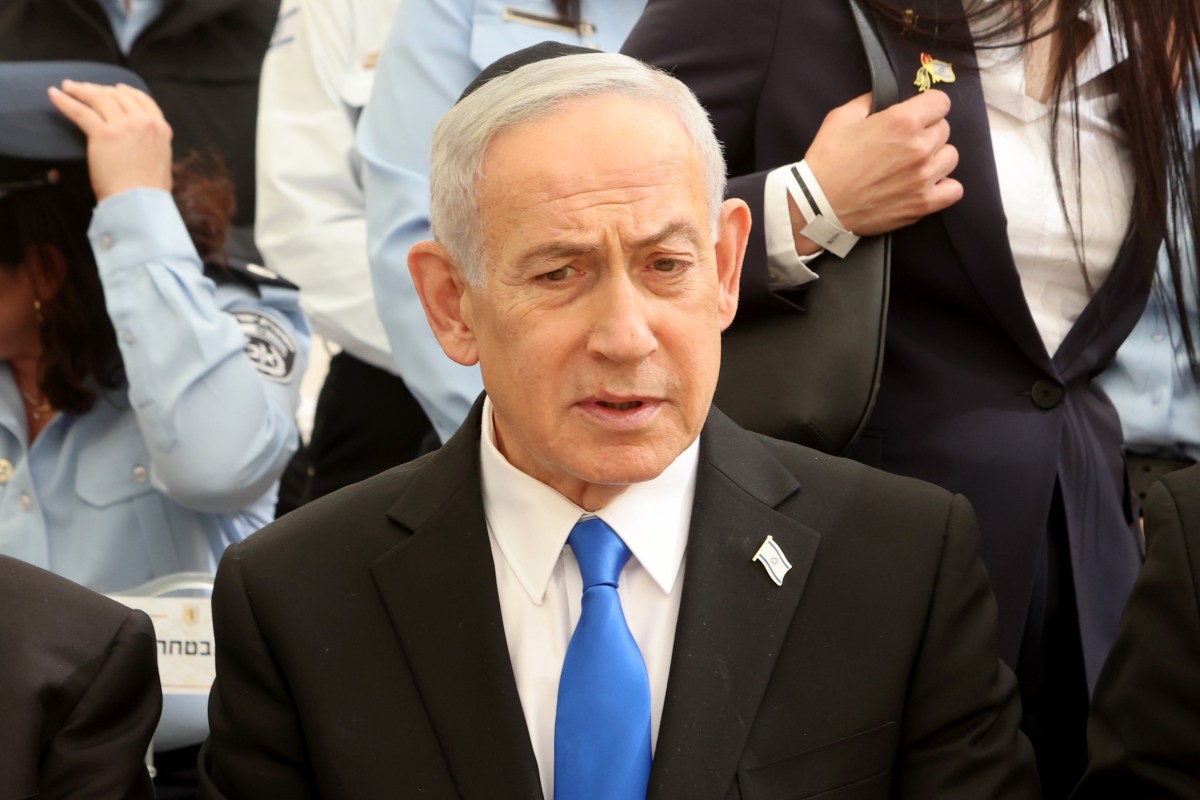 Netanyahu hablando en una entrevista televisiva en Estados Unidos