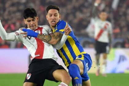 Jugadores de River Plate celebrando un gol en el estadio Monumental
