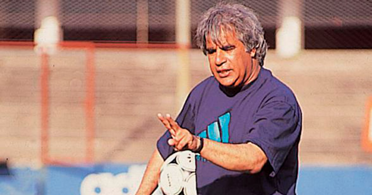 Pedro Marchetta dando una charla técnica con una sonrisa astuta