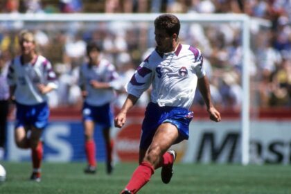Oleg Salenko celebrando un gol en el Mundial de Estados Unidos
