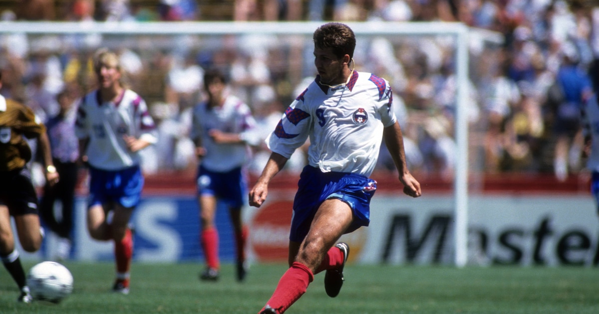 Oleg Salenko celebrando un gol en el Mundial de Estados Unidos